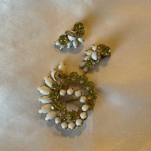 RARE EISENBERG RHINESTONES AND MILK GLASS BROOCH AND CLIP ON EARRINGS